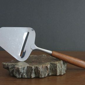 Øbjects of Desire: A Norwegian Cheese&nbsp;Slicer